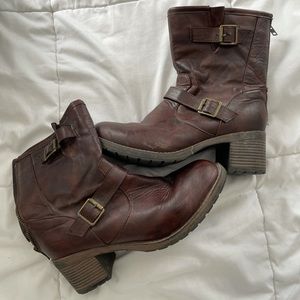 Brown heeled boots, Size 9